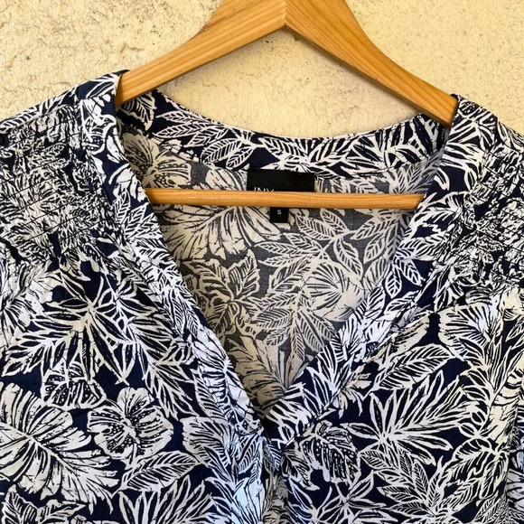 Jones New York Women Tropical Print Navy Blue Top Small - Picture 4 of 8